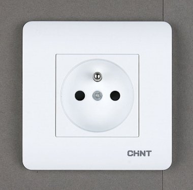 Фотография товара 'CHINT Французская розетка 16А 250В NEW3 (CHINT) 715390'