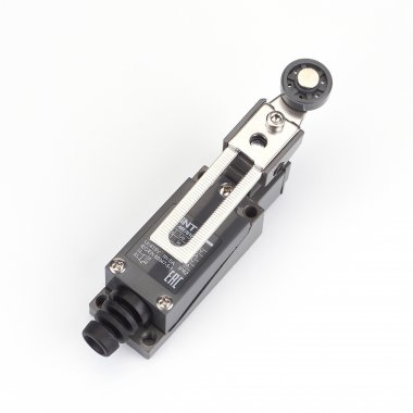 Фотография товара 'CHINT 443022 Выключатель путевой YBLX-ME/8108 с регулируемой роликовой поворотной штангой (R)'