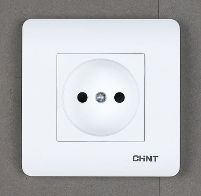 Фотография товара 'CHINT Розетка без заземляющего контакта 16А 250В NEW3 (CHINT) 715391'