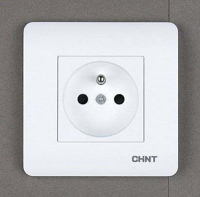 Фотография товара 'CHINT Французская розетка 16А 250В NEW3 (CHINT) 715390'